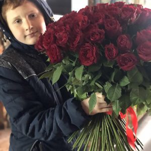 101 красная роза - идеальный подарок дорогому человеку