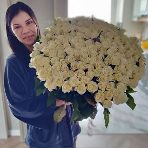 201 біла троянда Буковель фото букета